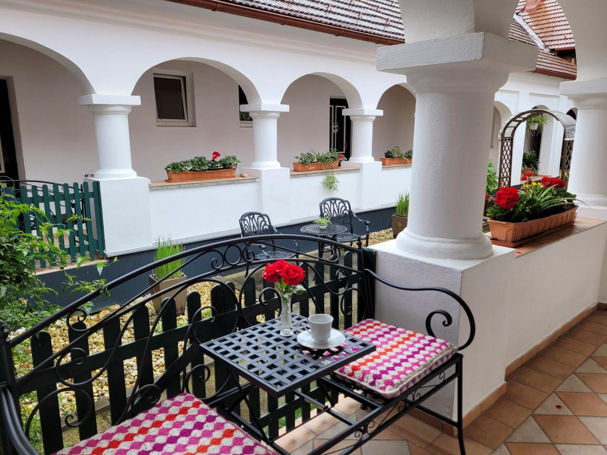 Hotel Arkadenhof Kurtz Markt Allhau Esterno foto